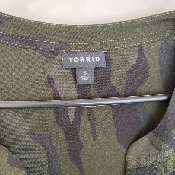 Torrid camo challis material shirt - Picture 2 of 3